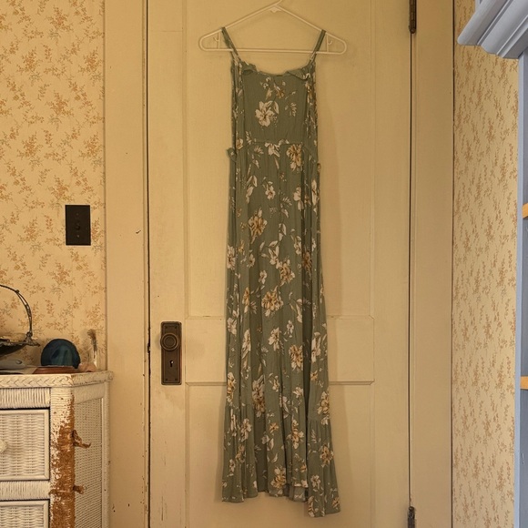Promesa Sage Green Floral Maxi Dress with White and Yellow Flowers - Picture 3 of 10
